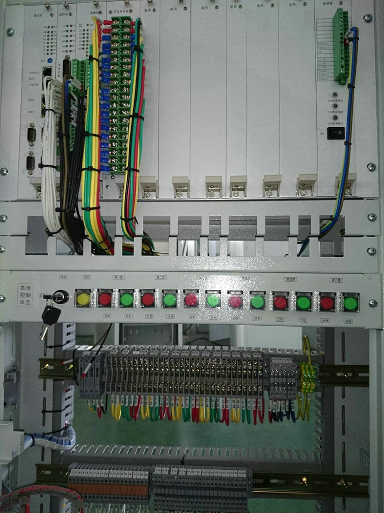 Distribution network equipment + microcomputer protection device